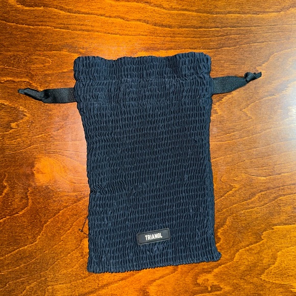 Triangl smocked drawstring bag - Picture 3 of 4